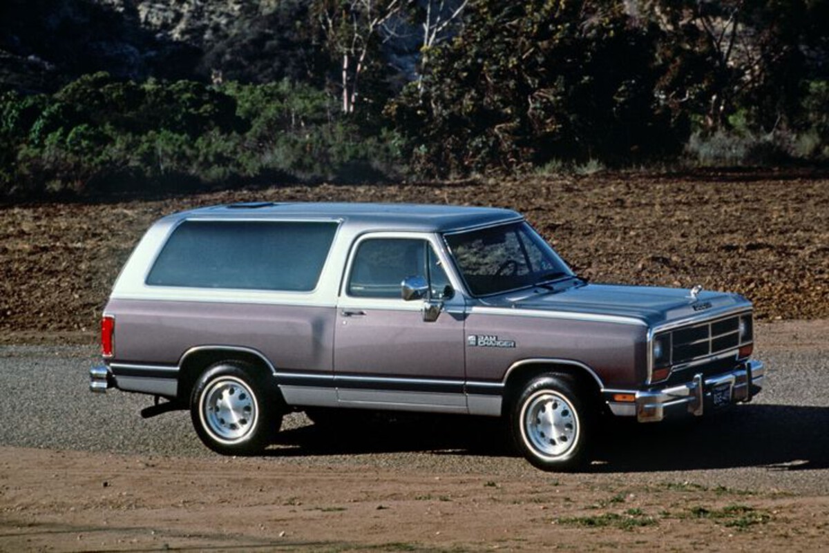  Dodge Ramcharger (1980s)