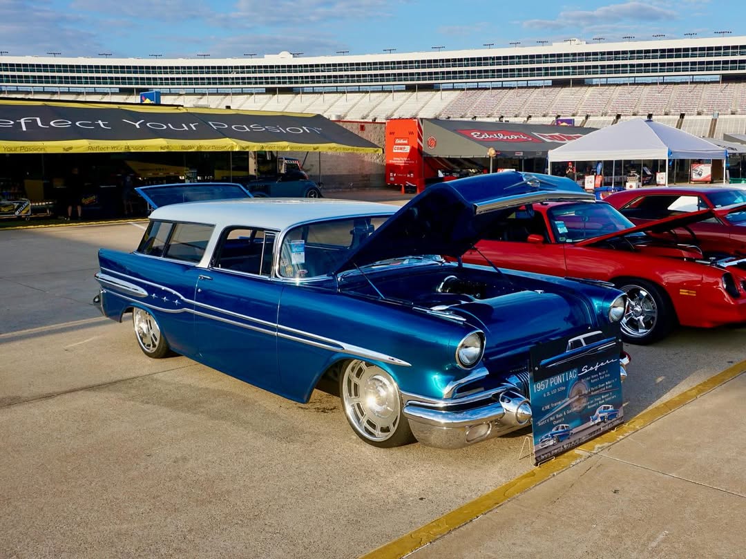 1957 Pontiac Star Chief Custom Safari