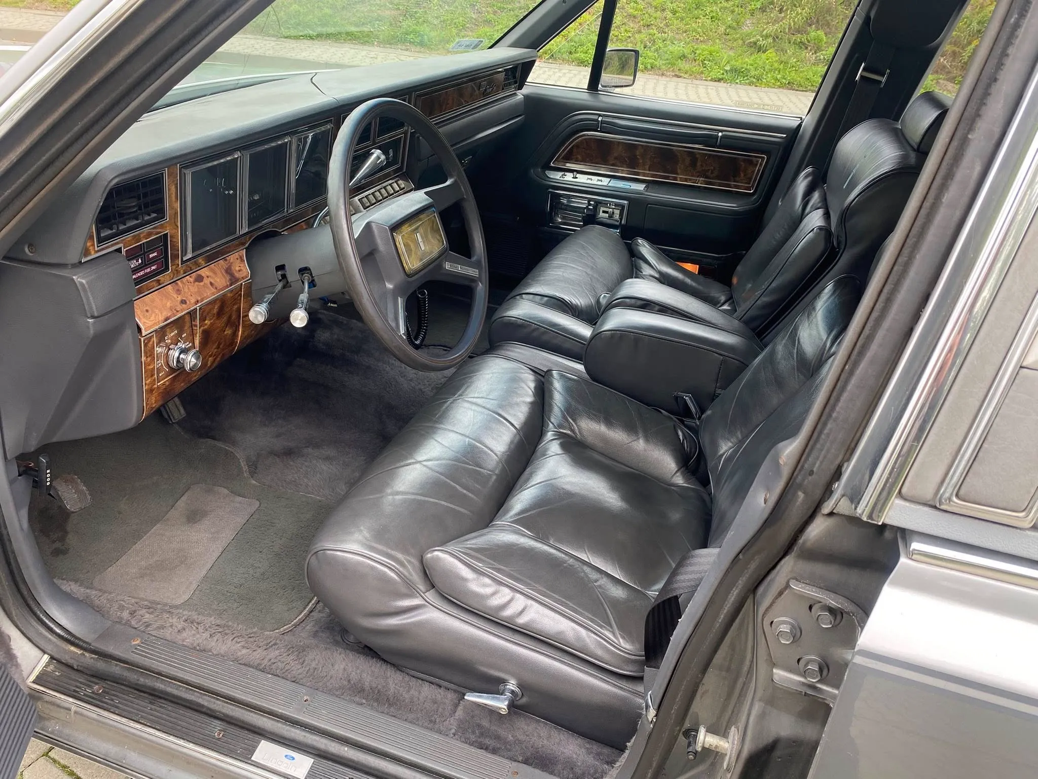 1984 Lincoln Town Car Signature Series
