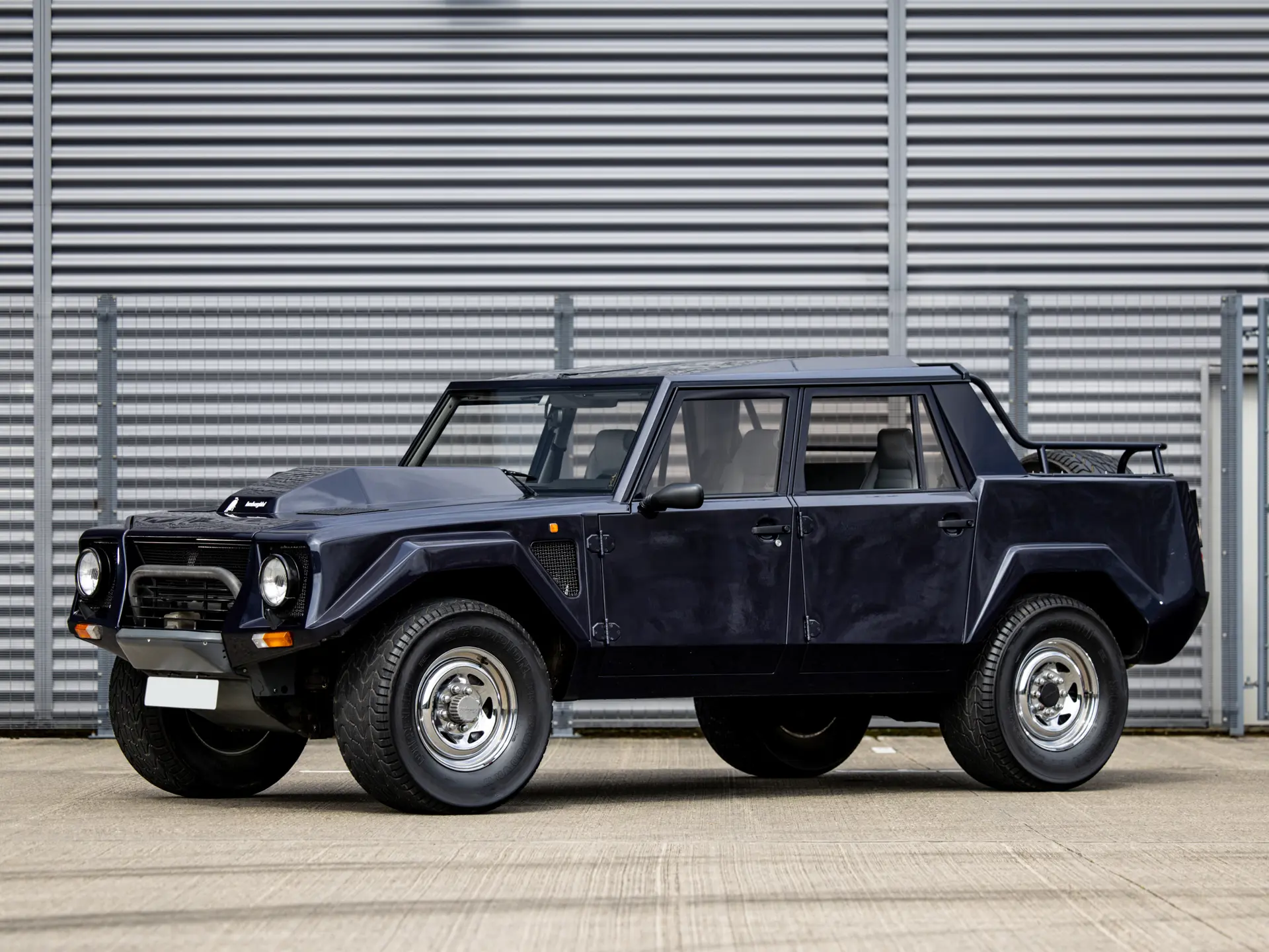1988 Lamborghini LM002 1988 Lamborghini LM002