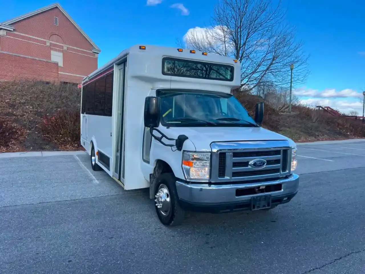 2016 Ford E Series Shuttle Bus