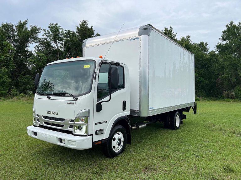 2023 Isuzu NPR 2