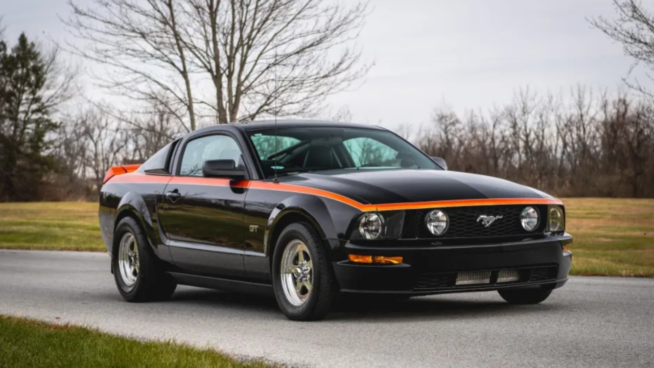 Ford Mustang (2005–2009 S197) Ford Mustang (2005–2009 S197)