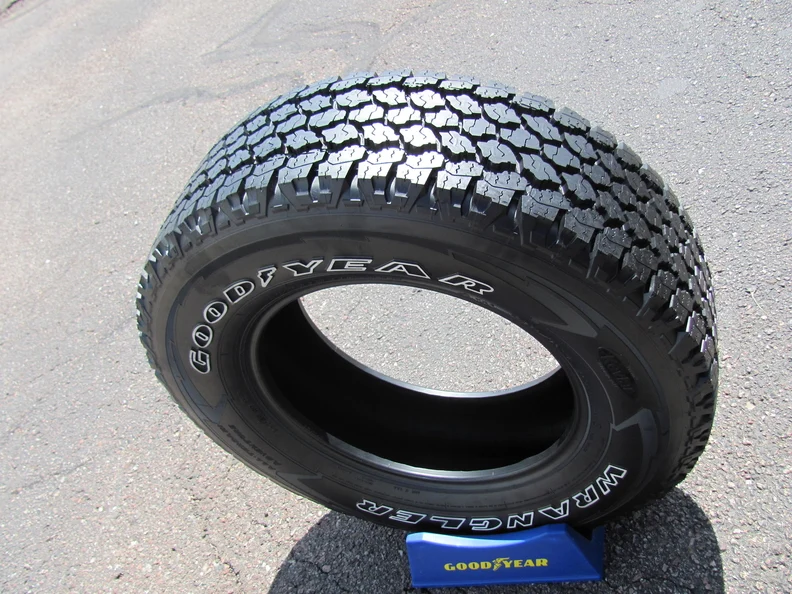 Goodyear Wrangler All Terrain Adventure with Kevlar