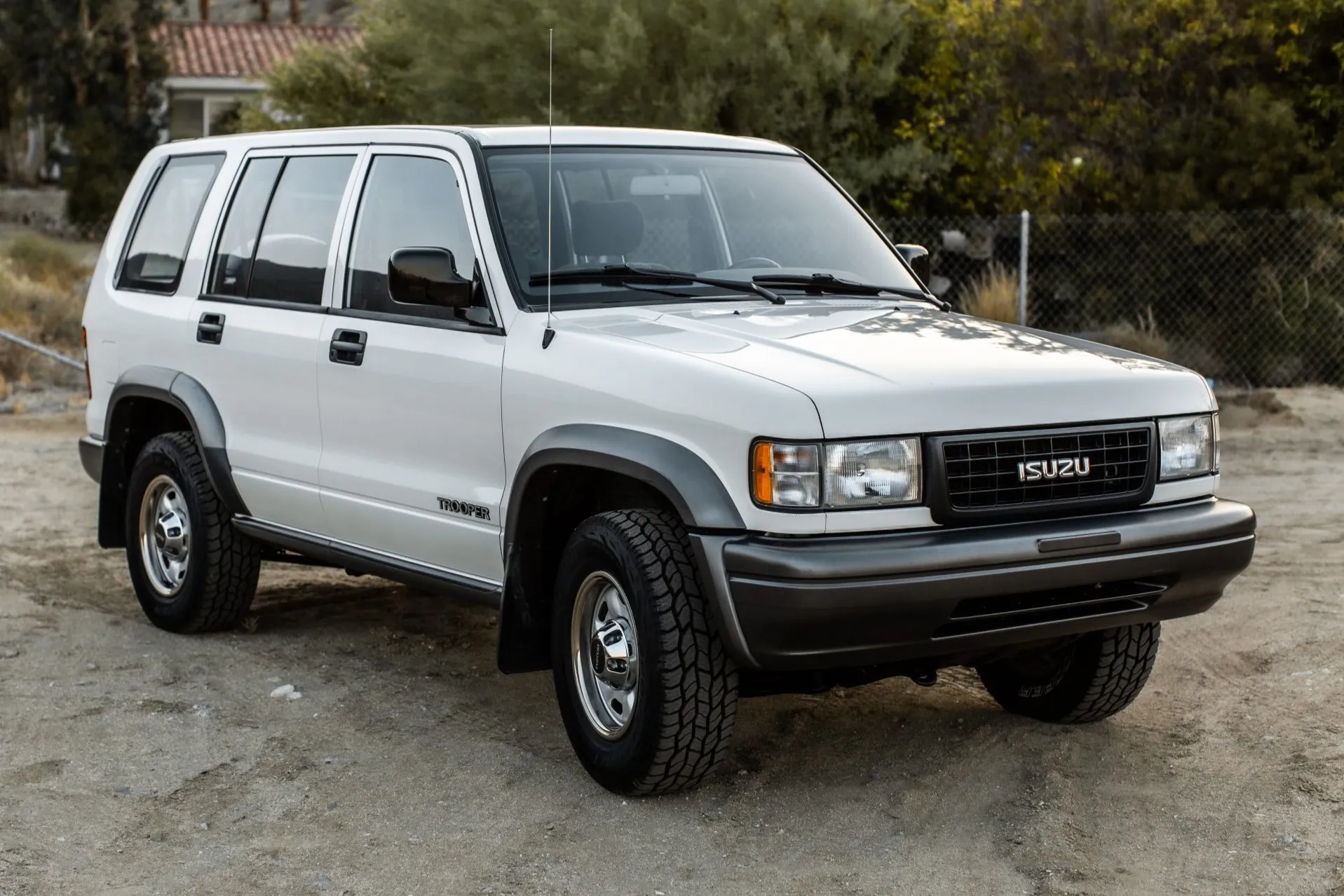 Isuzu Trooper S 1996