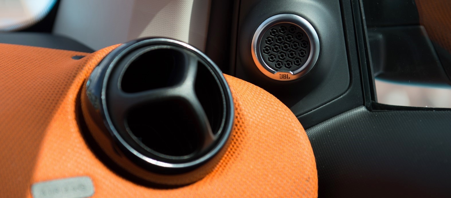 JBL, Harman Kardon in cars