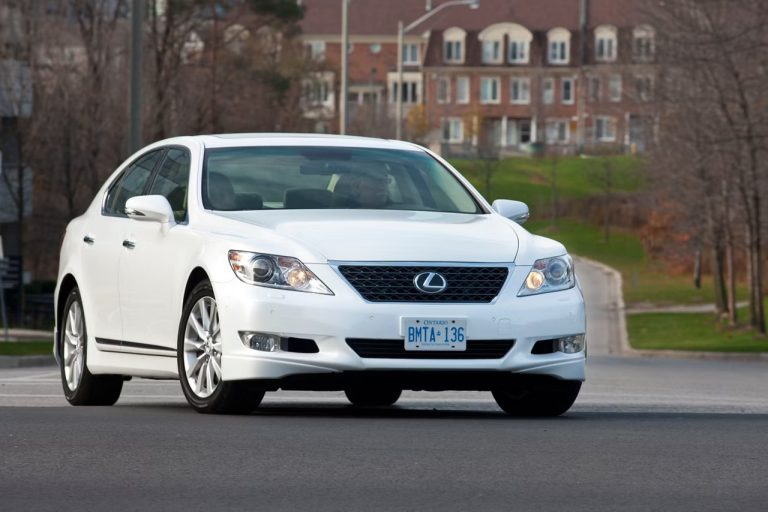 Lexus LS (2007–2012)