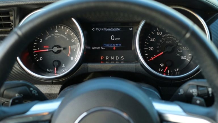 Reasons Why Analog Gauges Are Becoming a Luxury Feature in 2026