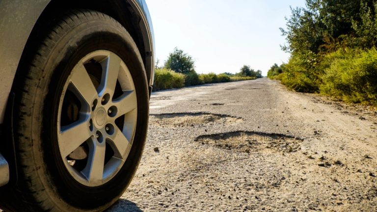 Reasons Why Modern Low Profile Tires Are a Nightmare for US Potholes (2)