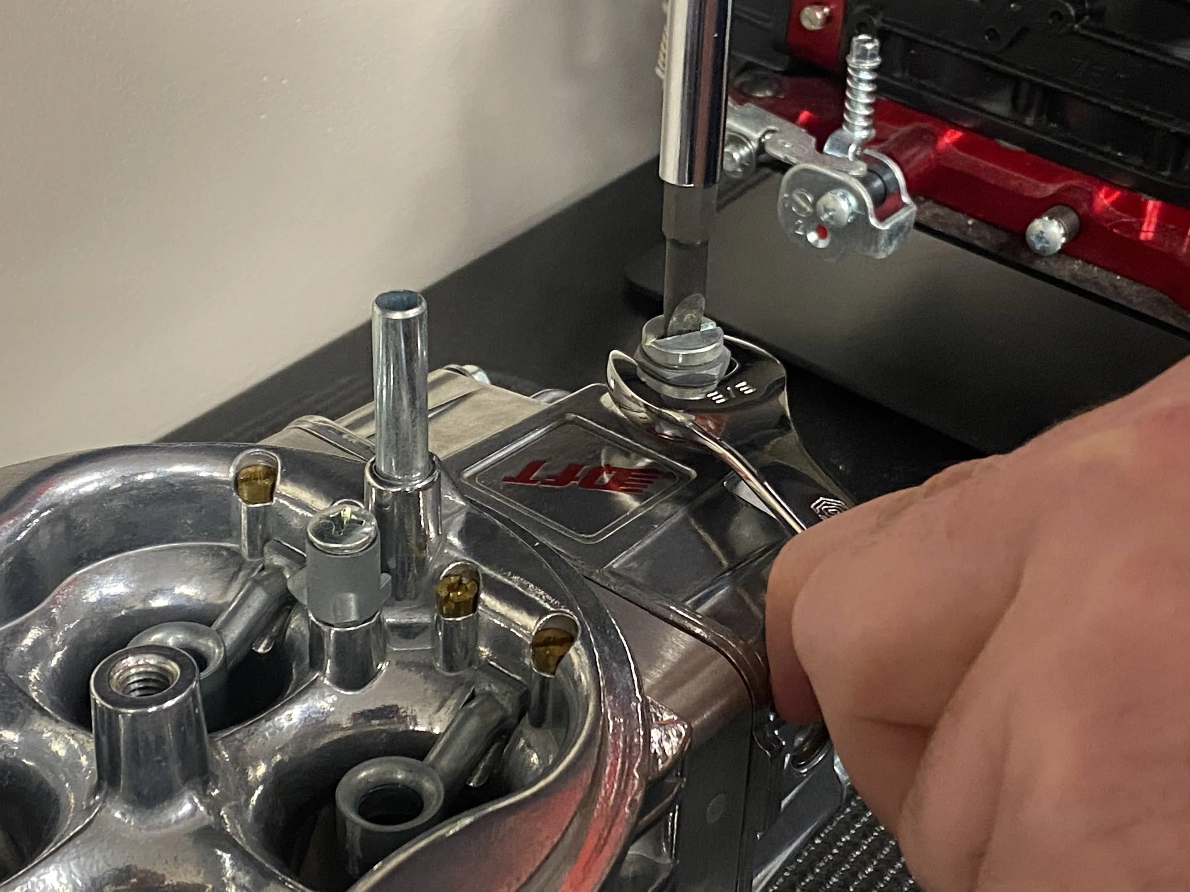 Setting the carburetor float level