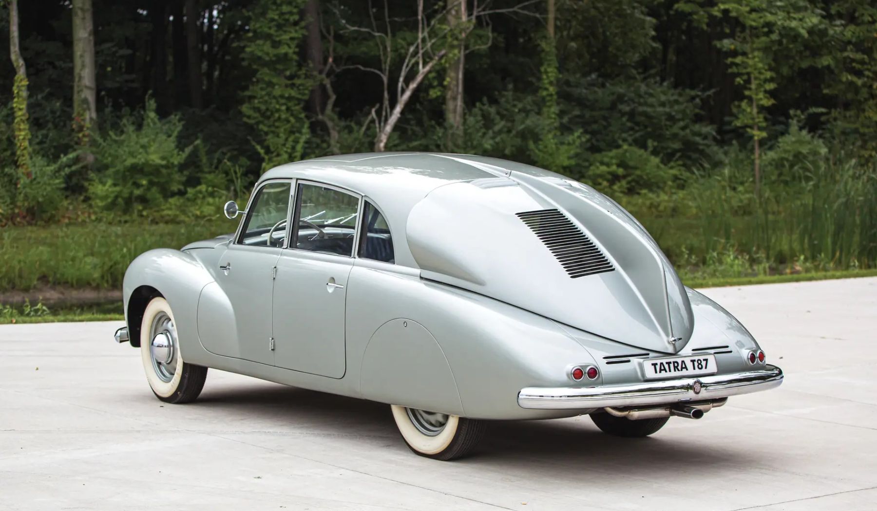 Tatra 87