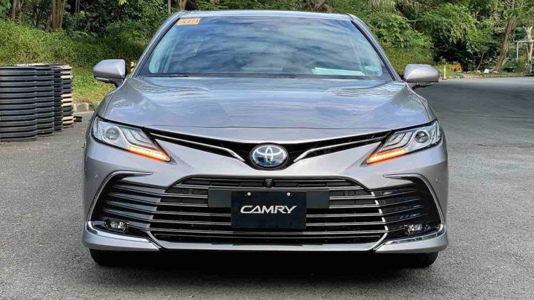 Toyota Camry (2016–2022)