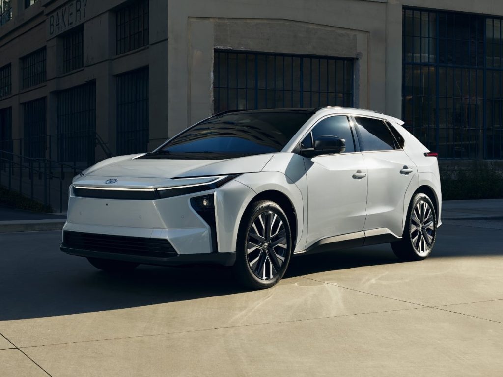 Toyota (Certain White Paints)