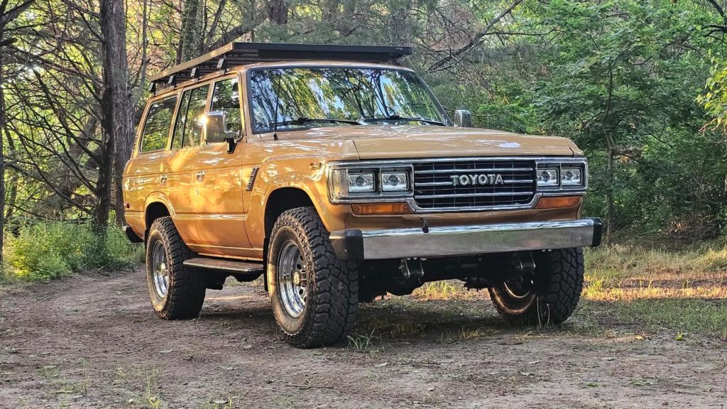 Toyota FJ Land Cruiser (2)