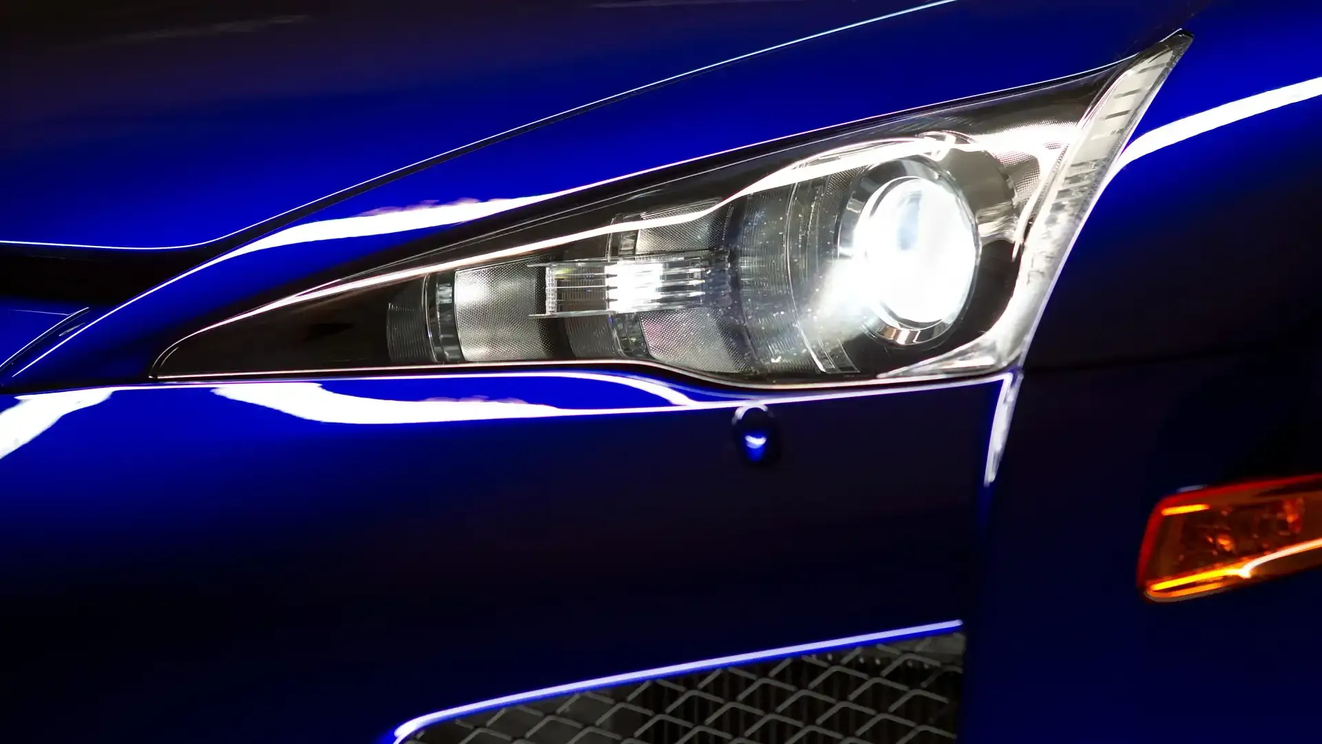 Toyota's Advanced Headlight System Toyota's Advanced Headlight System