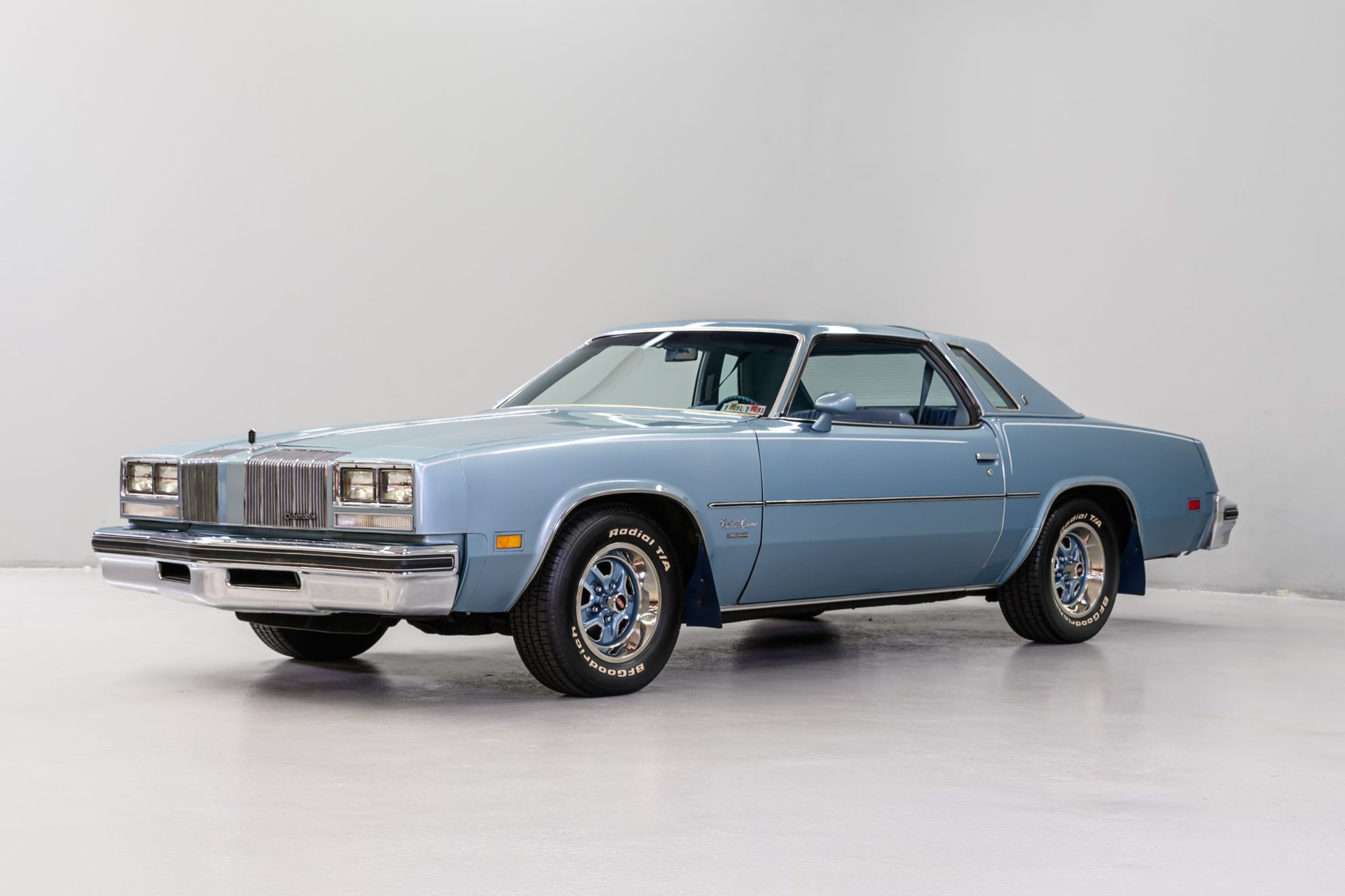 1977 Oldsmobile Cutlass Supreme Brougham