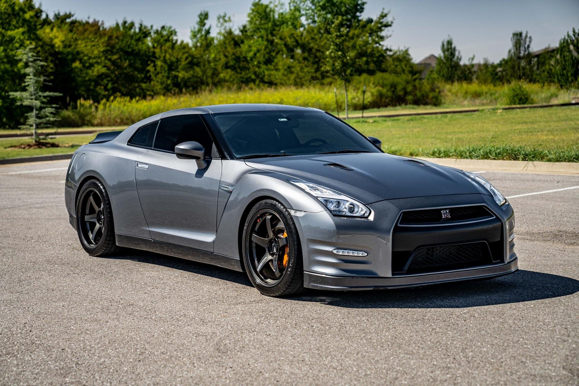 2012 Nissan GT R Premium