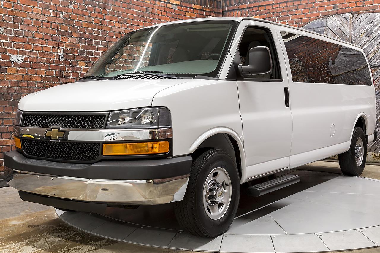 2016 Chevrolet Express 3500 Passenger Van