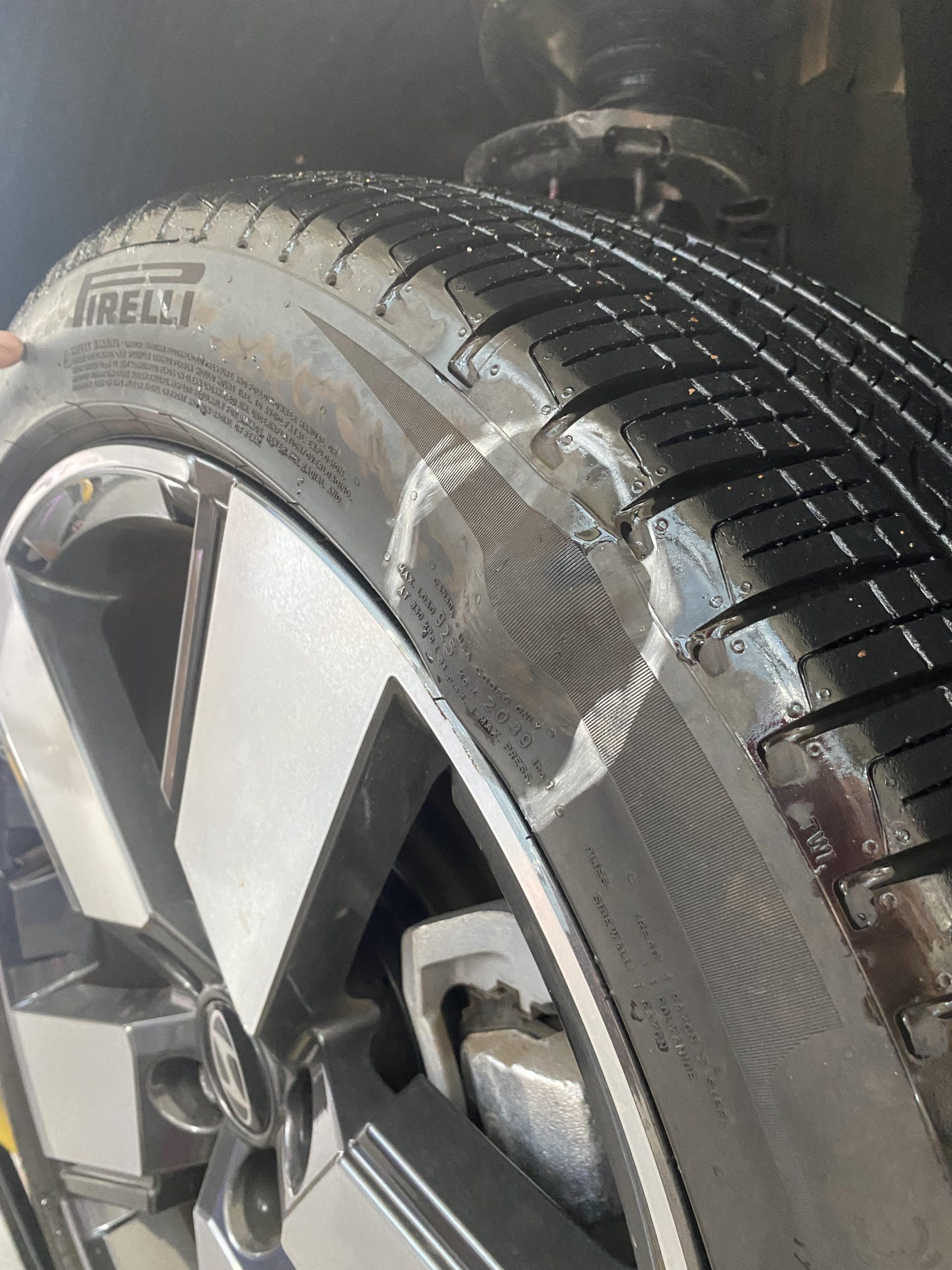 2018 Hyundai Sonata Limited Sidewall Bulging 2018 Hyundai Sonata Limited Sidewall Bulging