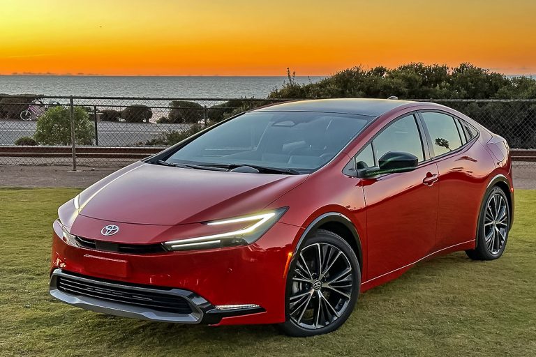 2023 Toyota Prius Hybrid LE