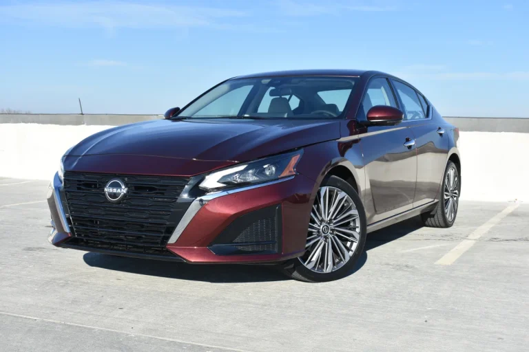 2024 Nissan Altima SR 2.5L FWD