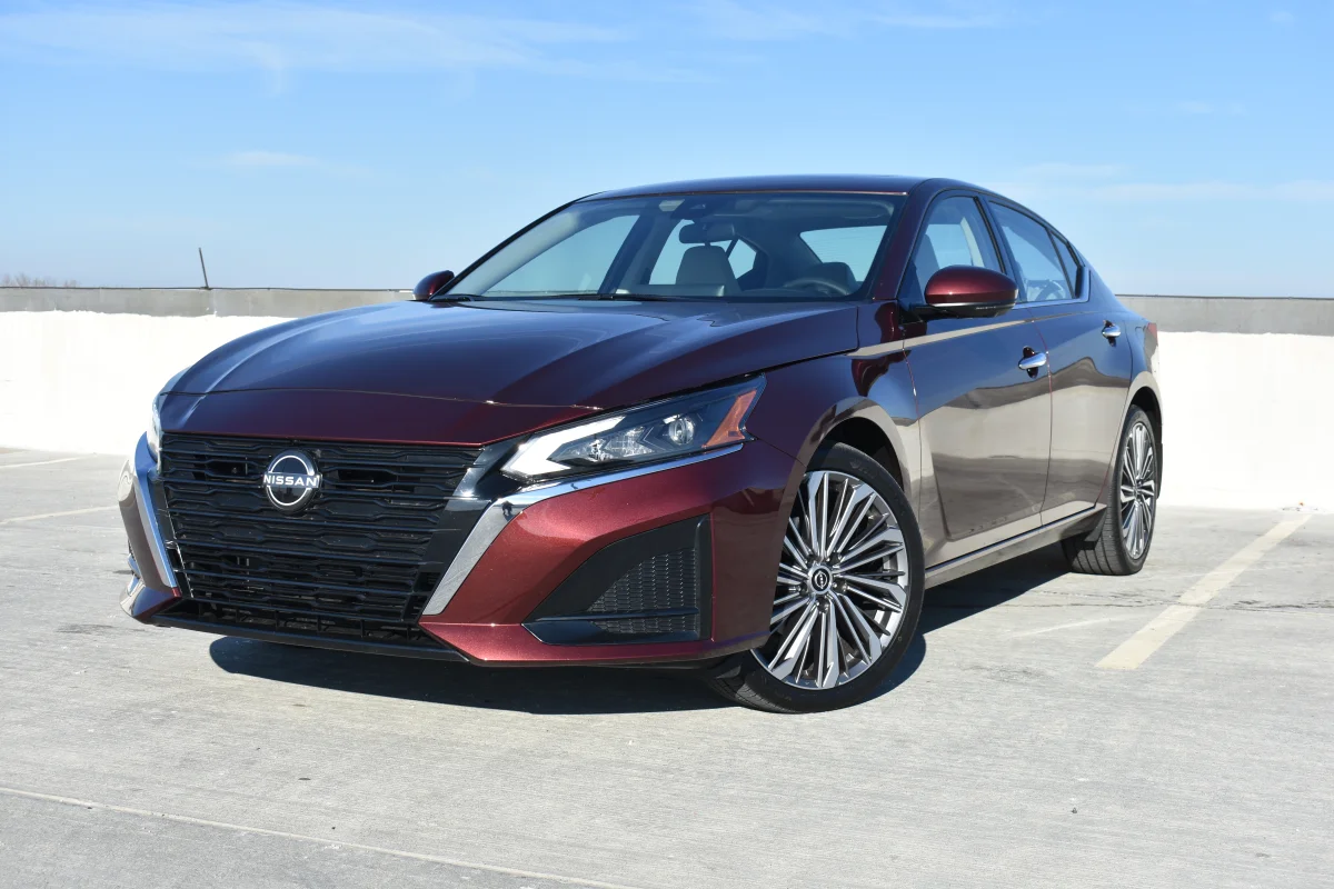 2024 Nissan Altima SR 2.5L FWD