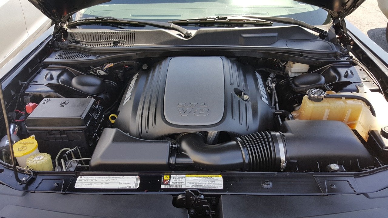 5.7L V8 HEMI MDS VVT engine