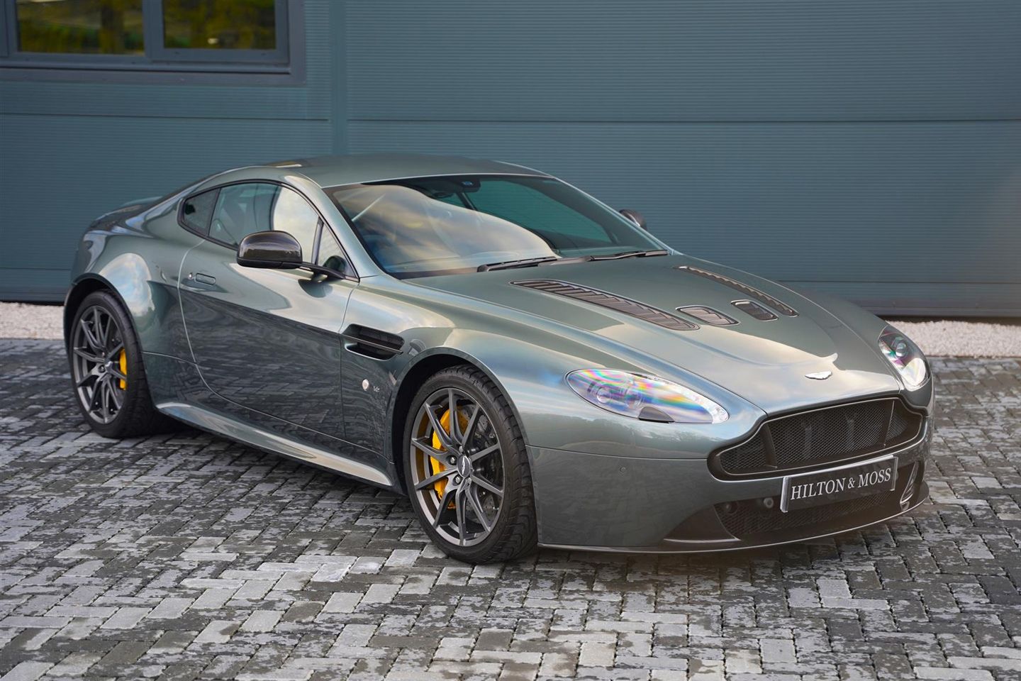 Aston Martin V12 Vantage Coupe