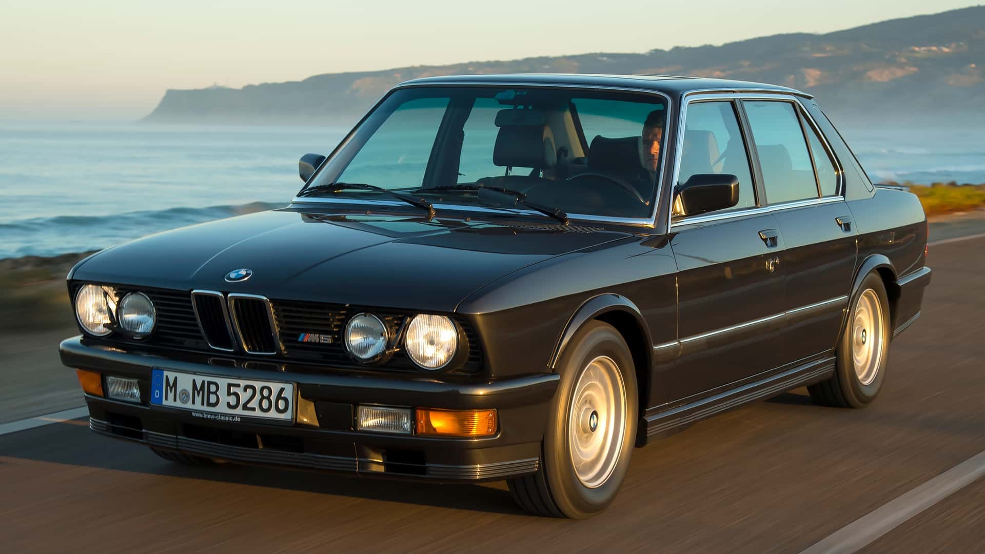 BMW M5 E28