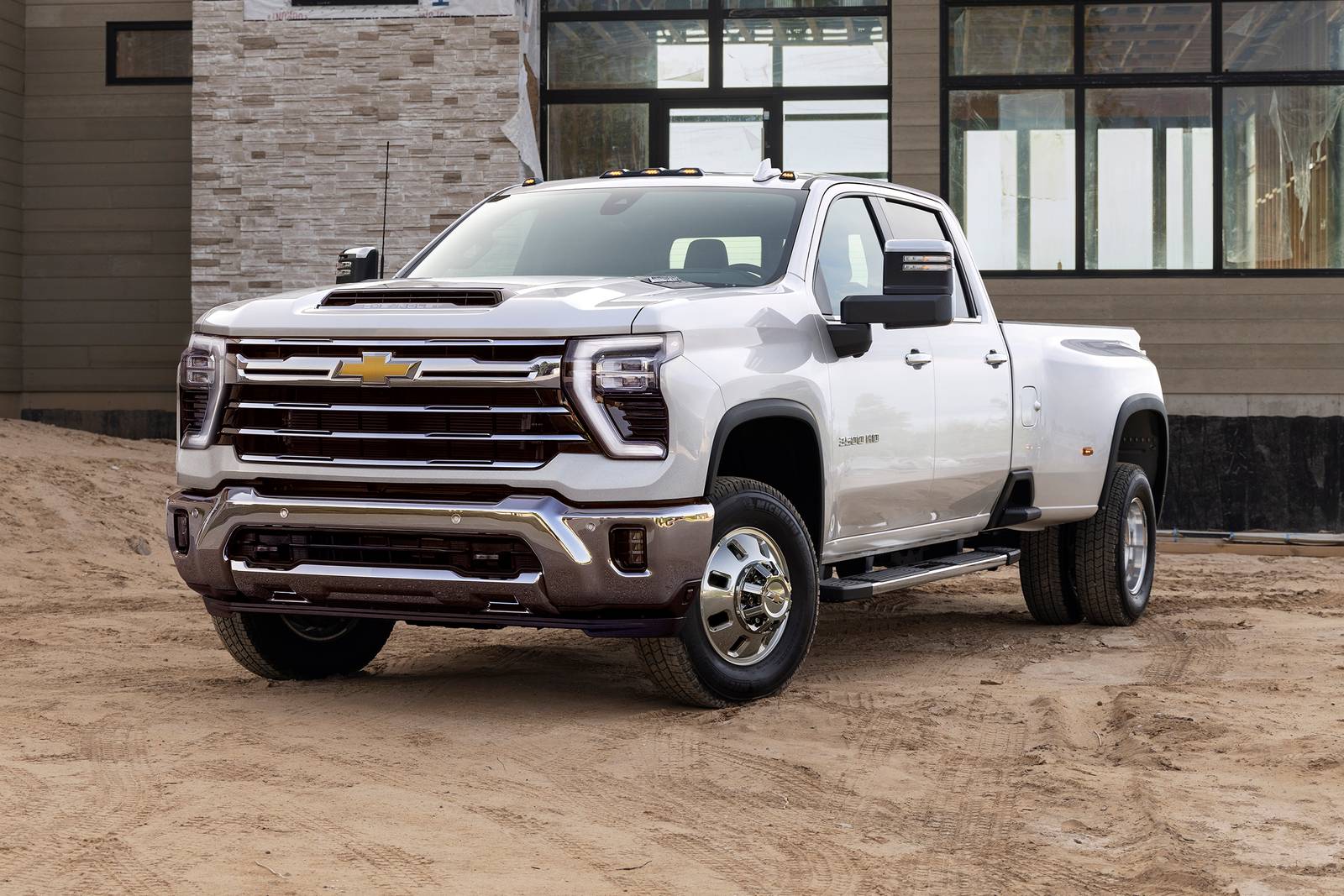 Chevrolet Silverado 2500HD LTZ Crew Cab 4WD 6.6L Duramax