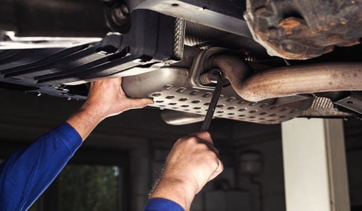 CleanandPrClean and Protect the UndercarriageotecttheUndercarriage Clean and Protect the Undercarriage