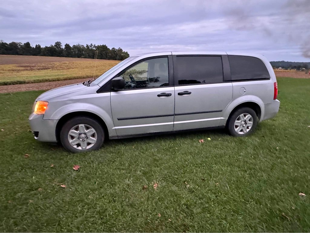 Dodge Caravan Van