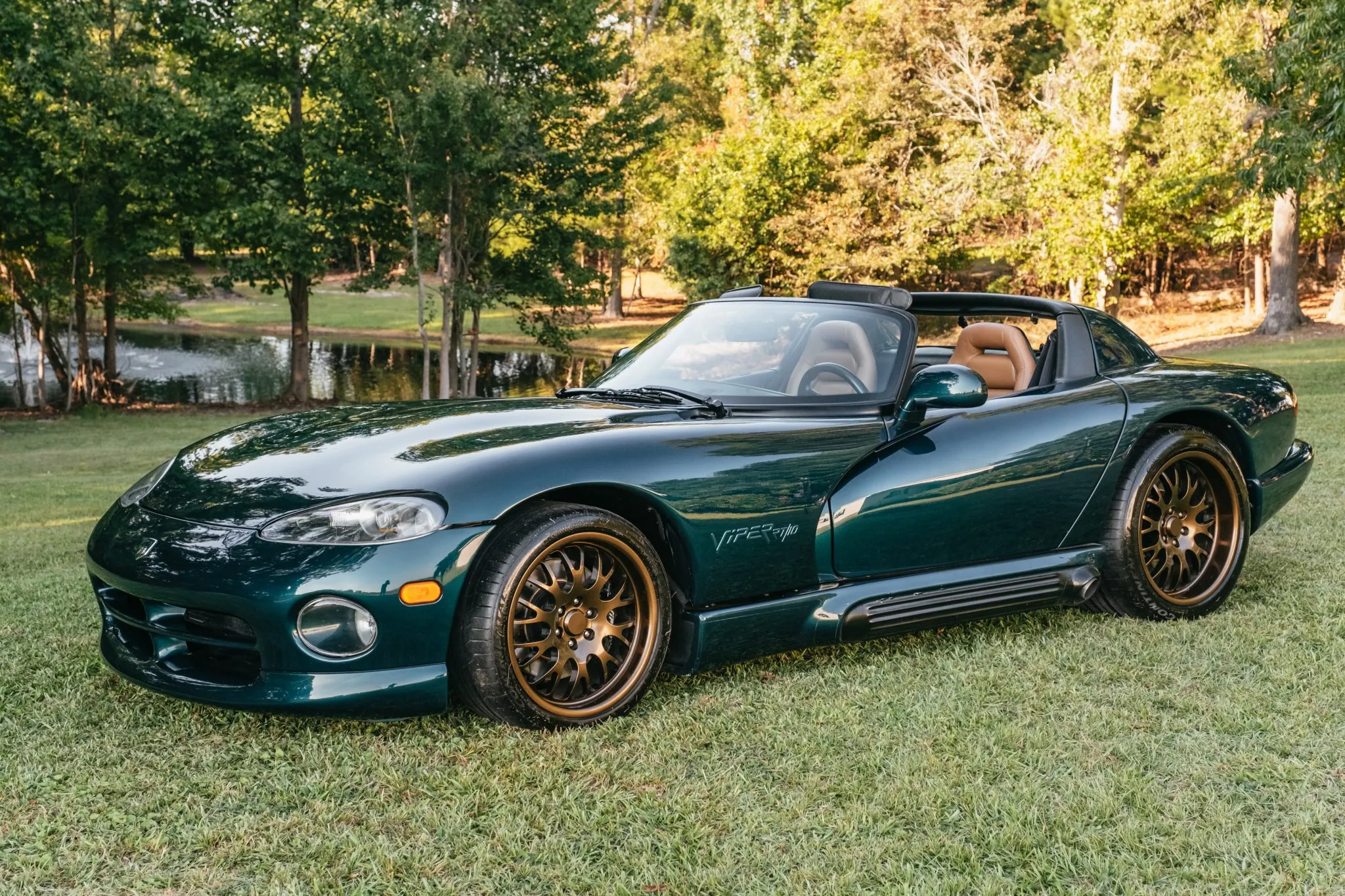 Emerald Green Metallic (Dodge Viper RT/10)