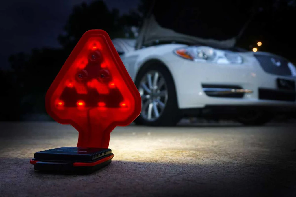 Flashlight or Headlamp with Extra Batteries Flashlight or Headlamp with Extra Batteries