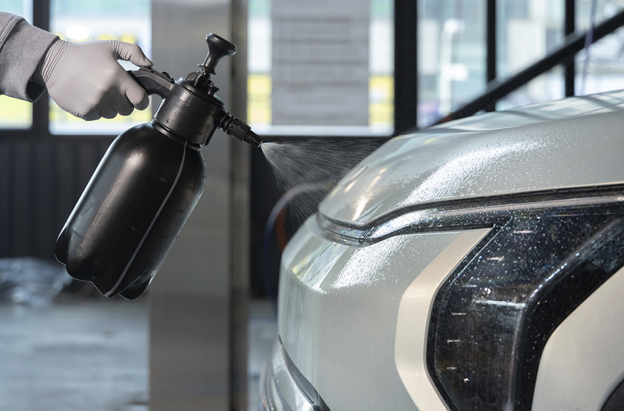 Handheld manual pump