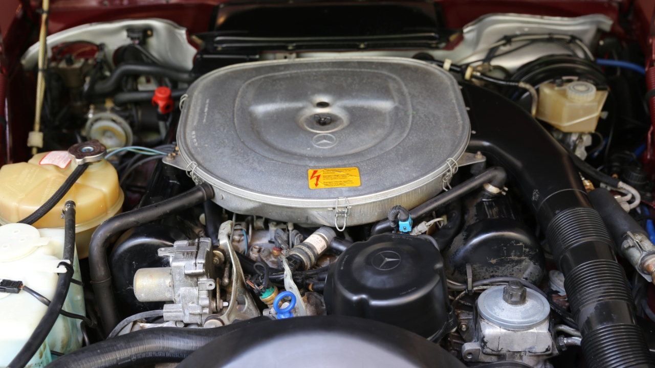 Mercedes-Benz M117 V8