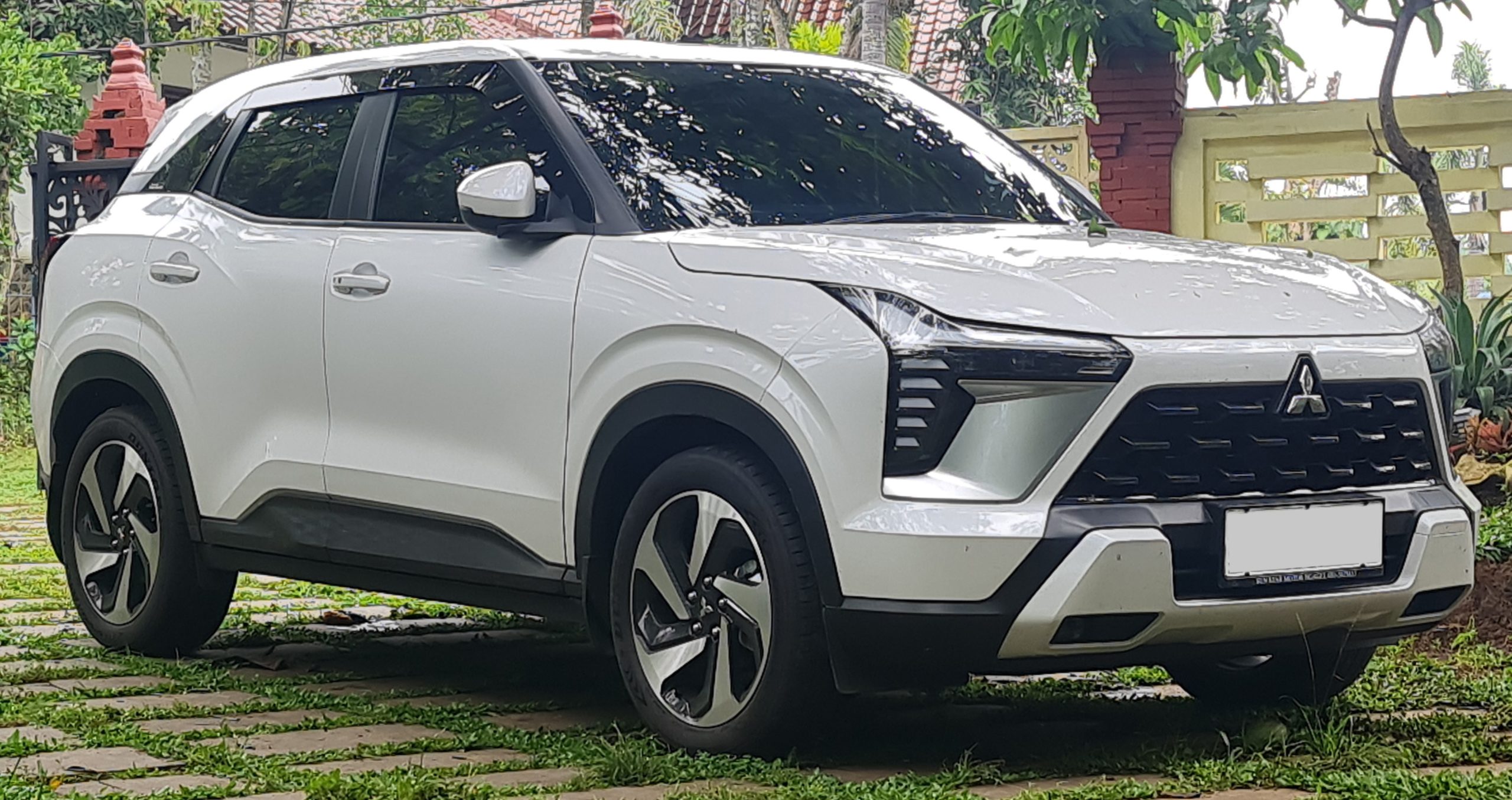 Mitsubishi XForce