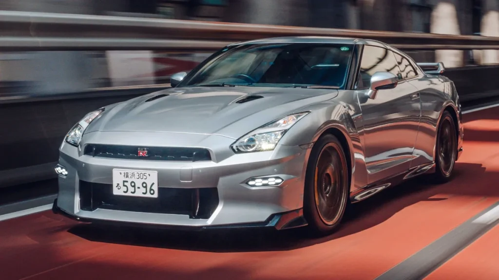 Nissan GT R