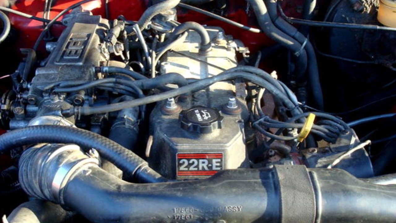 Toyota 22R and 22R E 2.4L Inline Four