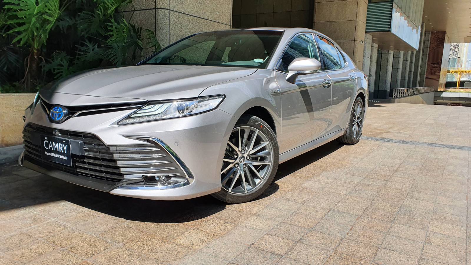 Toyota Camry (2016–2022)