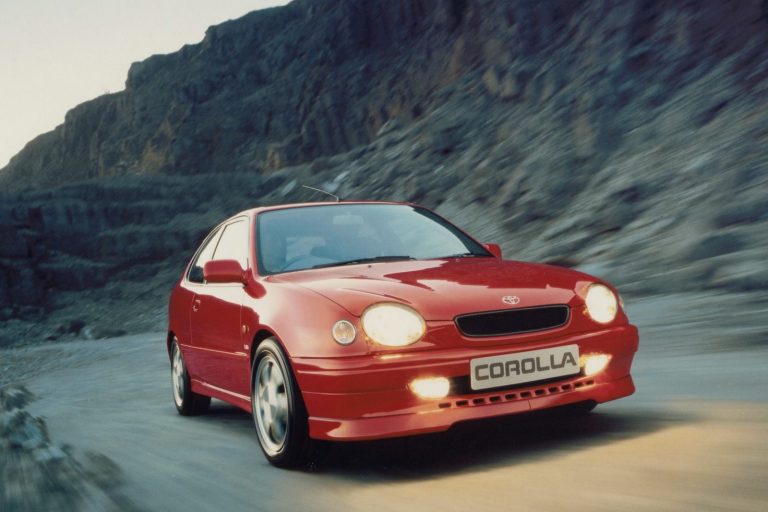 Toyota Corolla (1998–2002)