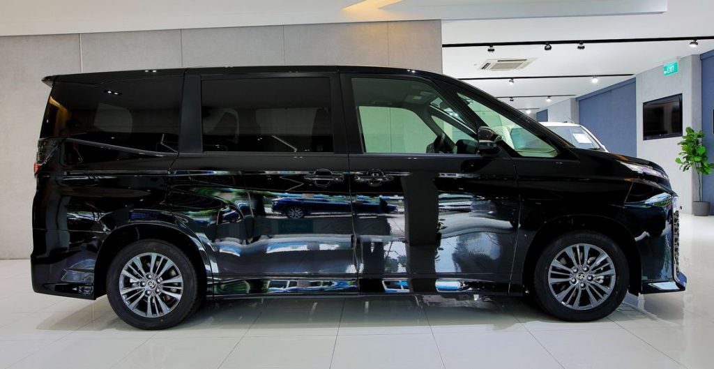 Toyota Voxy Hybrid Toyota Voxy Hybrid