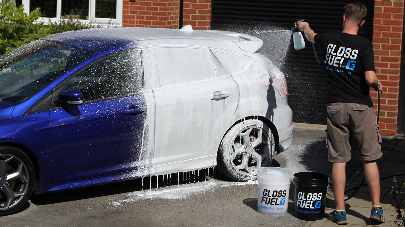Two Bucket Car Washing Method