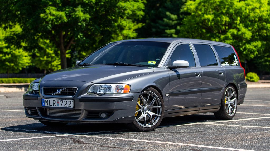 Volvo V70 R