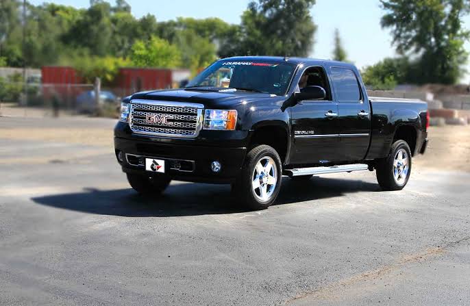 Chevrolet Silverado 2500HD with the Duramax LML (2011–2016) Chevrolet Silverado 2500HD with the Duramax LML (2011–2016)