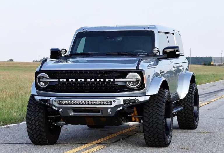 Ford Bronco 