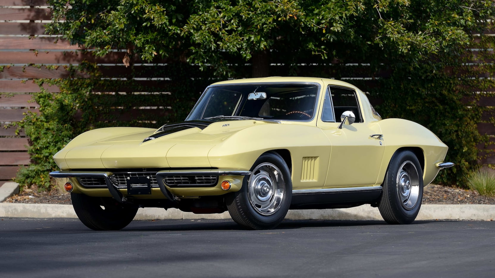 1967 Chevrolet Corvette Sting Ray (C2)