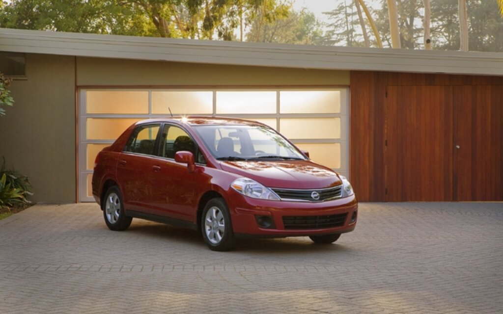2011 Nissan Versa Sedan 2011 Nissan Versa Sedan