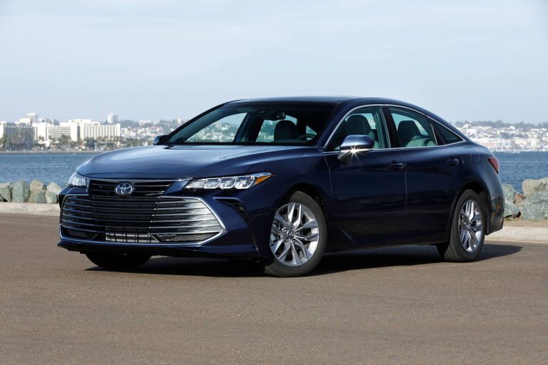 2019 Toyota Avalon XSE Hybrid FWD