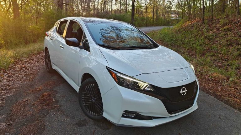 2024 Nissan Leaf SV Plus FWD